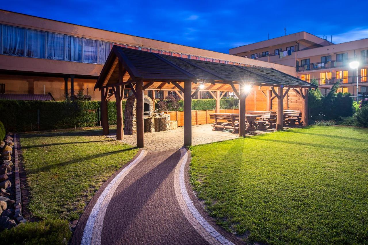 Dom Wypoczynkowy Rejs Łeba Exterior foto